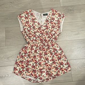 Floral ditsy romper . Small . Pink
